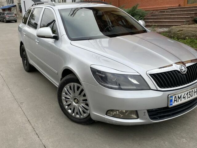 Сірий Шкода Октавія, об'ємом двигуна 1.6 л та пробігом 240 тис. км за 8900 $, фото 1 на Automoto.ua