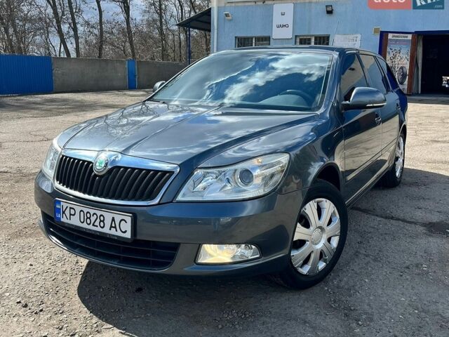 Серый Шкода Октавия, объемом двигателя 1.6 л и пробегом 215 тыс. км за 7999 $, фото 1 на Automoto.ua