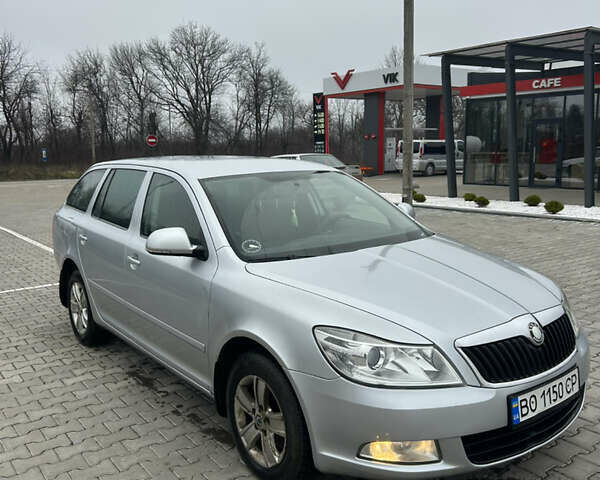 Серый Шкода Октавия, объемом двигателя 1.6 л и пробегом 295 тыс. км за 6800 $, фото 1 на Automoto.ua