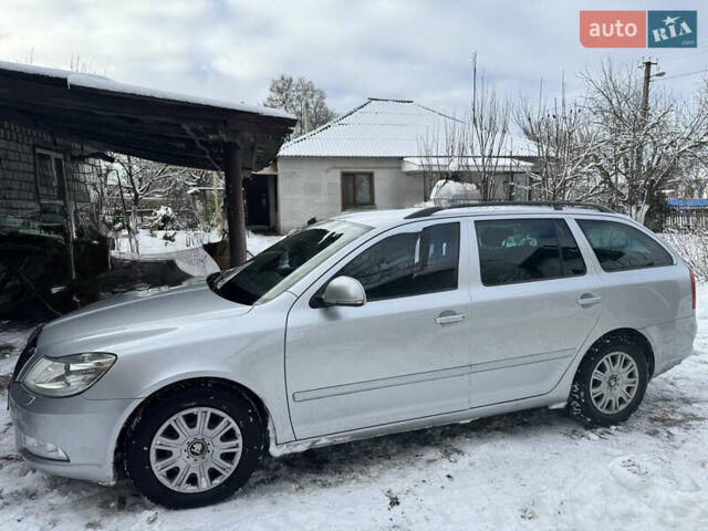 Серый Шкода Октавия, объемом двигателя 1.6 л и пробегом 229 тыс. км за 9000 $, фото 1 на Automoto.ua
