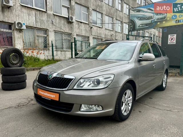Серый Шкода Октавия, объемом двигателя 1.6 л и пробегом 247 тыс. км за 9900 $, фото 1 на Automoto.ua