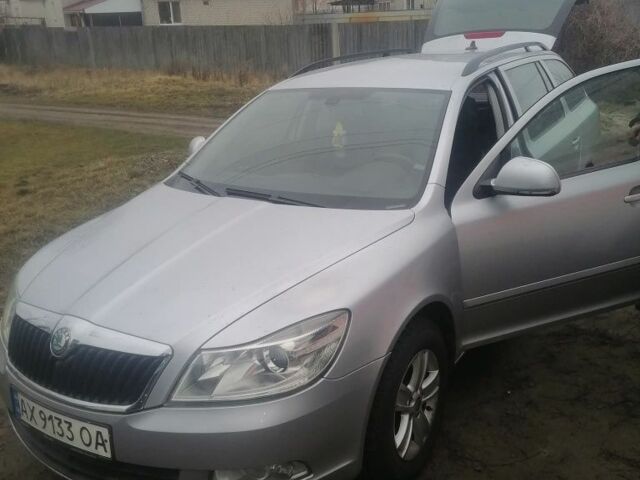 Серый Шкода Октавия, объемом двигателя 1.2 л и пробегом 321 тыс. км за 8000 $, фото 1 на Automoto.ua