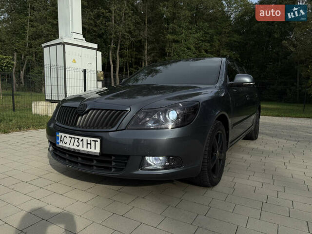 Серый Шкода Октавия, объемом двигателя 1.6 л и пробегом 201 тыс. км за 9600 $, фото 1 на Automoto.ua