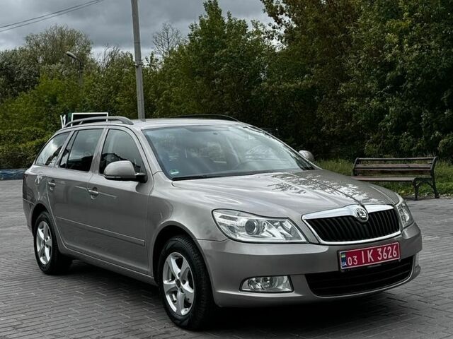 Серый Шкода Октавия, объемом двигателя 1.6 л и пробегом 184 тыс. км за 7900 $, фото 1 на Automoto.ua
