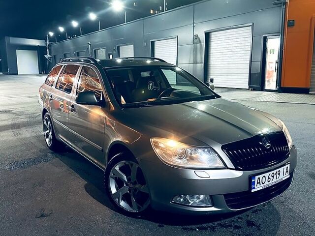 Серый Шкода Октавия, объемом двигателя 1.8 л и пробегом 221 тыс. км за 7500 $, фото 1 на Automoto.ua