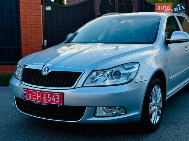 Серый Шкода Октавия, объемом двигателя 1.8 л и пробегом 232 тыс. км за 7200 $, фото 1 на Automoto.ua