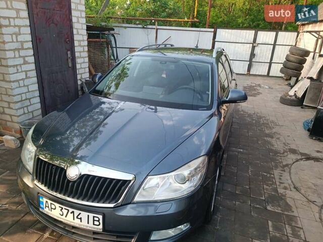 Серый Шкода Октавия, объемом двигателя 1.2 л и пробегом 220 тыс. км за 8300 $, фото 1 на Automoto.ua