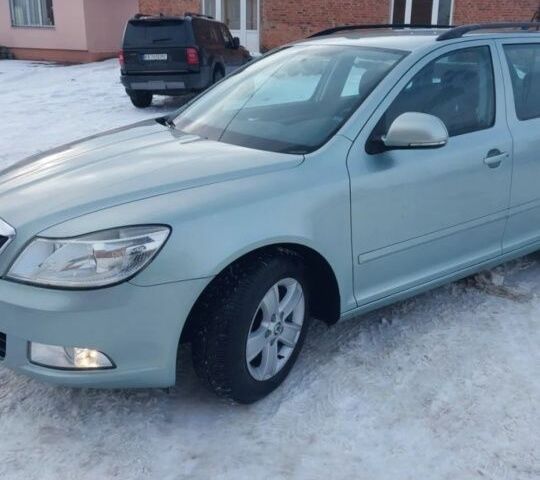 Серый Шкода Октавия, объемом двигателя 0 л и пробегом 177 тыс. км за 7350 $, фото 1 на Automoto.ua