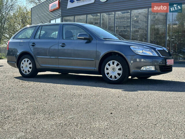 Серый Шкода Октавия, объемом двигателя 1.6 л и пробегом 204 тыс. км за 8999 $, фото 1 на Automoto.ua