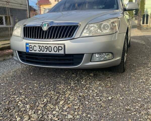 Серый Шкода Октавия, объемом двигателя 1.6 л и пробегом 288 тыс. км за 7500 $, фото 1 на Automoto.ua