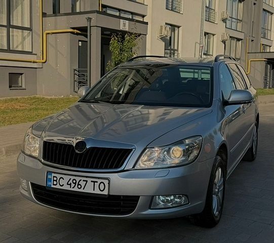 Серый Шкода Октавия, объемом двигателя 1.8 л и пробегом 126 тыс. км за 8600 $, фото 1 на Automoto.ua