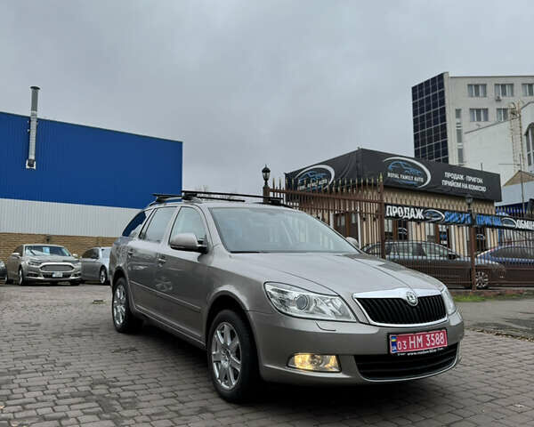 Серый Шкода Октавия, объемом двигателя 1.6 л и пробегом 161 тыс. км за 9600 $, фото 1 на Automoto.ua