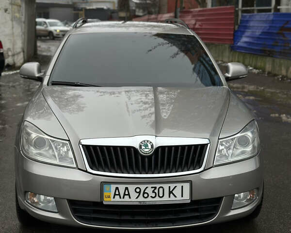 Сірий Шкода Октавія, об'ємом двигуна 1.8 л та пробігом 237 тис. км за 6900 $, фото 1 на Automoto.ua
