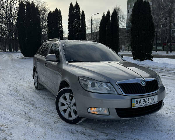 Серый Шкода Октавия, объемом двигателя 1.8 л и пробегом 237 тыс. км за 6700 $, фото 1 на Automoto.ua