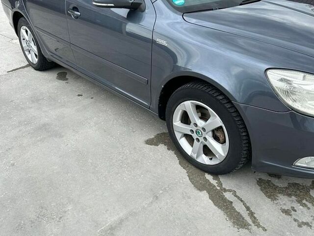 Сірий Шкода Октавія, об'ємом двигуна 1.97 л та пробігом 266 тис. км за 8350 $, фото 1 на Automoto.ua