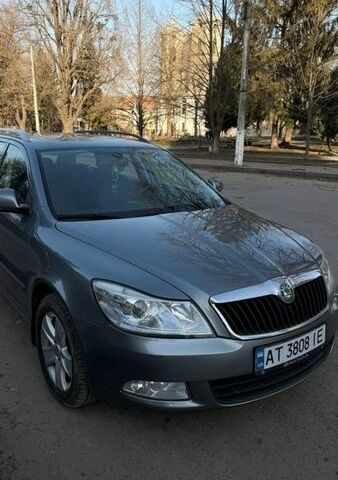 Серый Шкода Октавия, объемом двигателя 1.6 л и пробегом 254 тыс. км за 10990 $, фото 1 на Automoto.ua