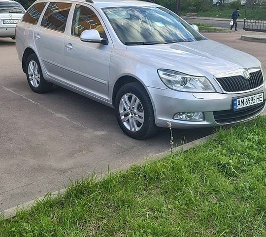 Сірий Шкода Октавія, об'ємом двигуна 1.8 л та пробігом 193 тис. км за 7700 $, фото 1 на Automoto.ua