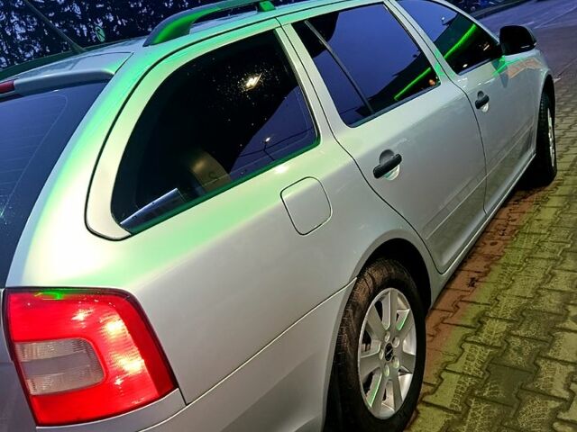 Серый Шкода Октавия, объемом двигателя 1.6 л и пробегом 266 тыс. км за 7500 $, фото 1 на Automoto.ua