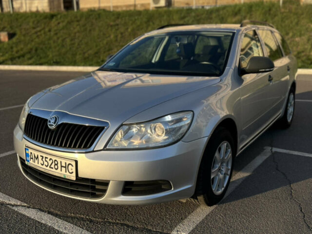 Сірий Шкода Октавія, об'ємом двигуна 1.6 л та пробігом 260 тис. км за 7500 $, фото 1 на Automoto.ua