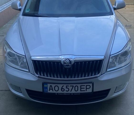 Серый Шкода Октавия, объемом двигателя 1.6 л и пробегом 220 тыс. км за 8100 $, фото 1 на Automoto.ua