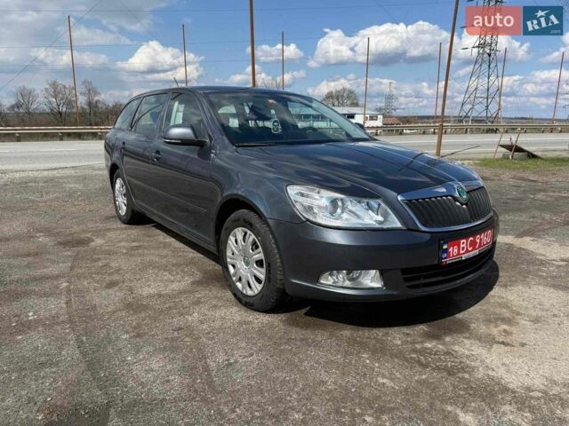 Серый Шкода Октавия, объемом двигателя 1.8 л и пробегом 215 тыс. км за 8500 $, фото 1 на Automoto.ua
