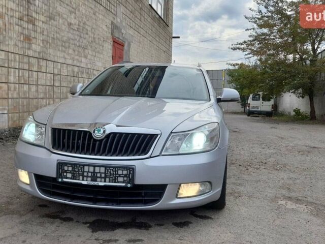 Серый Шкода Октавия, объемом двигателя 1.6 л и пробегом 255 тыс. км за 10600 $, фото 1 на Automoto.ua