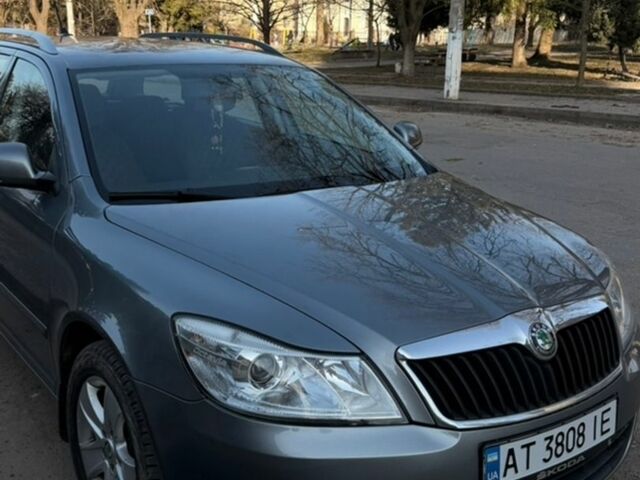 Сірий Шкода Октавія, об'ємом двигуна 1.6 л та пробігом 254 тис. км за 10990 $, фото 1 на Automoto.ua