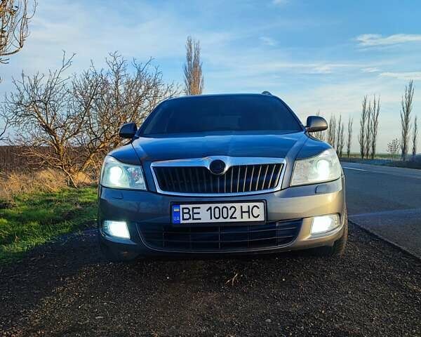 Сірий Шкода Октавія, об'ємом двигуна 2 л та пробігом 284 тис. км за 9800 $, фото 1 на Automoto.ua