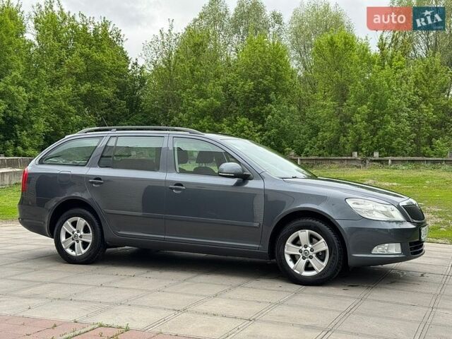 Серый Шкода Октавия, объемом двигателя 1.2 л и пробегом 250 тыс. км за 6300 $, фото 1 на Automoto.ua