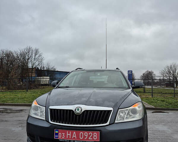 Серый Шкода Октавия, объемом двигателя 1.4 л и пробегом 236 тыс. км за 7600 $, фото 1 на Automoto.ua