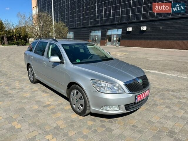 Серый Шкода Октавия, объемом двигателя 0 л и пробегом 230 тыс. км за 5600 $, фото 1 на Automoto.ua