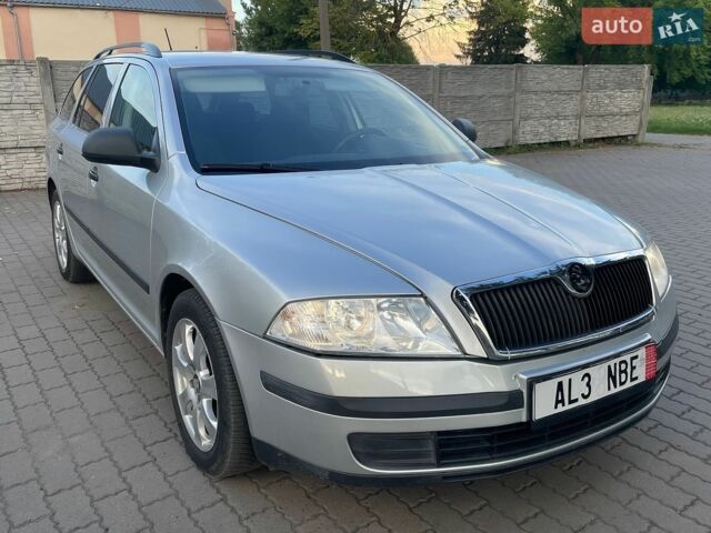 Серый Шкода Октавия, объемом двигателя 1.6 л и пробегом 257 тыс. км за 5350 $, фото 1 на Automoto.ua