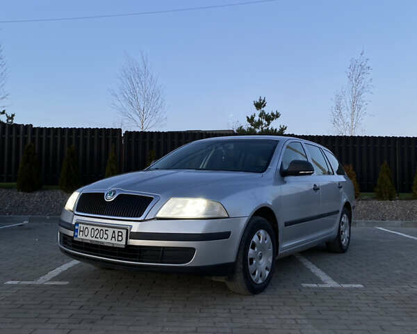 Сірий Шкода Октавія, об'ємом двигуна 1.6 л та пробігом 274 тис. км за 6800 $, фото 1 на Automoto.ua