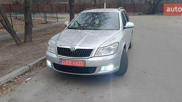 Серый Шкода Октавия, объемом двигателя 2 л и пробегом 288 тыс. км за 8500 $, фото 1 на Automoto.ua