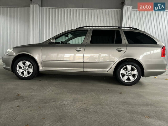 Сірий Шкода Октавія, об'ємом двигуна 1.6 л та пробігом 208 тис. км за 9150 $, фото 1 на Automoto.ua