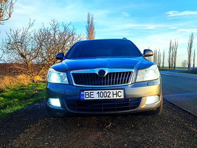 Серый Шкода Октавия, объемом двигателя 2 л и пробегом 384 тыс. км за 9400 $, фото 1 на Automoto.ua