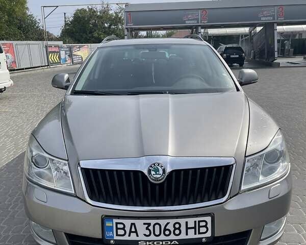 Сірий Шкода Октавія, об'ємом двигуна 1.8 л та пробігом 240 тис. км за 7900 $, фото 1 на Automoto.ua