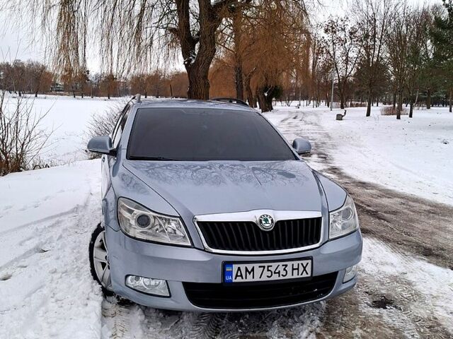 Сірий Шкода Октавія, об'ємом двигуна 1.2 л та пробігом 34600 тис. км за 7000 $, фото 1 на Automoto.ua