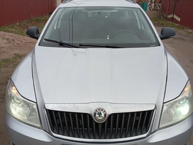 Серый Шкода Октавия, объемом двигателя 1.6 л и пробегом 300 тыс. км за 6300 $, фото 1 на Automoto.ua