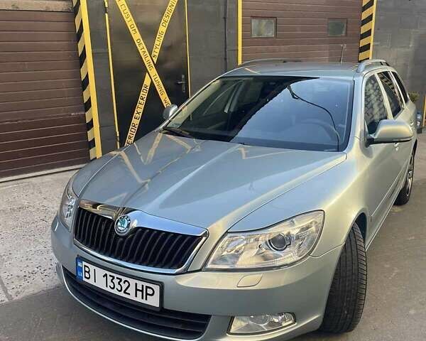Серый Шкода Октавия, объемом двигателя 1.8 л и пробегом 236 тыс. км за 9600 $, фото 1 на Automoto.ua