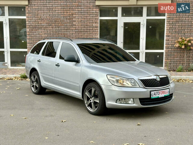Серый Шкода Октавия, объемом двигателя 1.6 л и пробегом 220 тыс. км за 7690 $, фото 1 на Automoto.ua