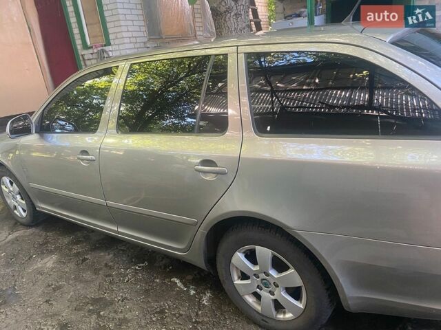 Сірий Шкода Октавія, об'ємом двигуна 1.6 л та пробігом 200 тис. км за 7500 $, фото 1 на Automoto.ua