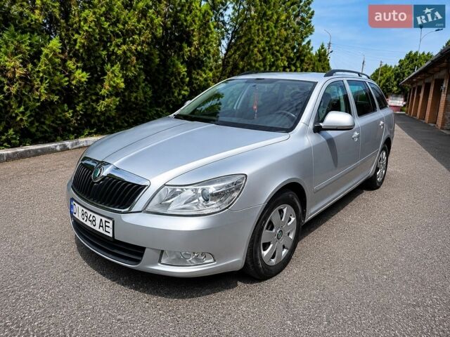Серый Шкода Октавия, объемом двигателя 1.6 л и пробегом 306 тыс. км за 7650 $, фото 1 на Automoto.ua