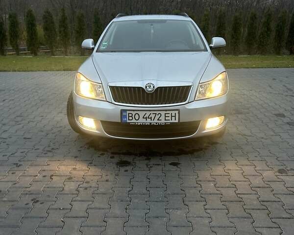 Серый Шкода Октавия, объемом двигателя 1.6 л и пробегом 211 тыс. км за 9449 $, фото 1 на Automoto.ua