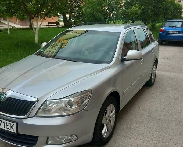 Серый Шкода Октавия, объемом двигателя 1.6 л и пробегом 218 тыс. км за 8300 $, фото 1 на Automoto.ua