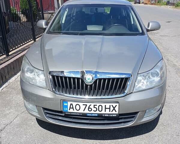 Сірий Шкода Октавія, об'ємом двигуна 1.8 л та пробігом 220 тис. км за 7500 $, фото 1 на Automoto.ua