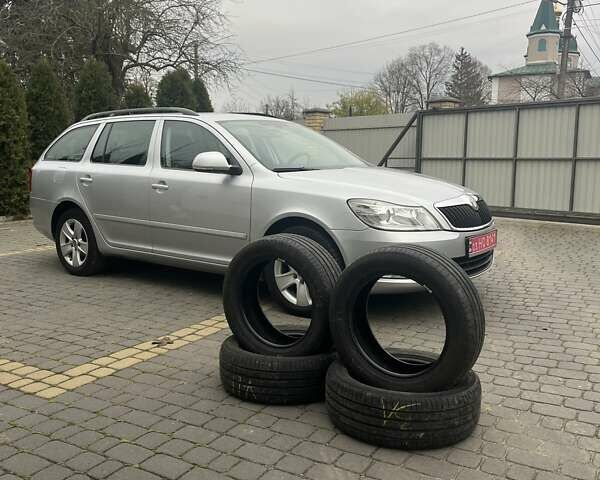 Сірий Шкода Октавія, об'ємом двигуна 2 л та пробігом 184 тис. км за 11300 $, фото 1 на Automoto.ua