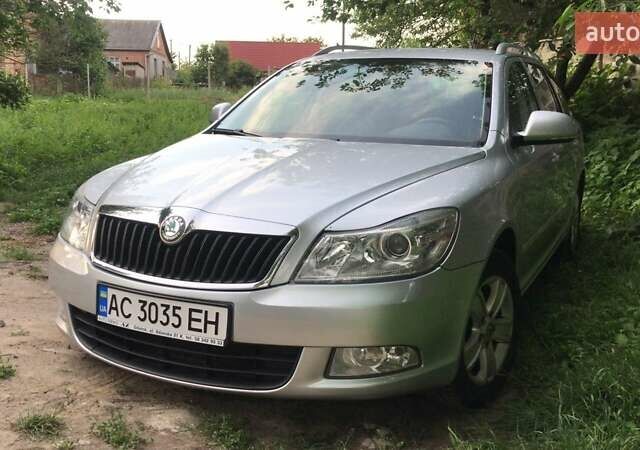 Сірий Шкода Октавія, об'ємом двигуна 1.6 л та пробігом 320 тис. км за 7700 $, фото 1 на Automoto.ua