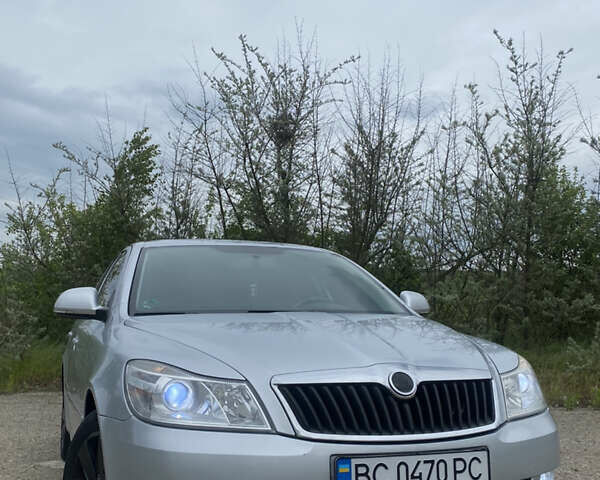 Сірий Шкода Октавія, об'ємом двигуна 1.6 л та пробігом 323 тис. км за 7850 $, фото 1 на Automoto.ua