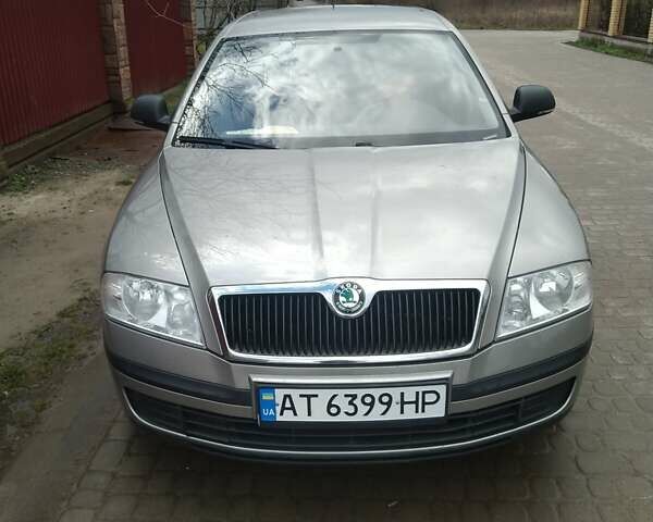 Серый Шкода Октавия, объемом двигателя 1.6 л и пробегом 277 тыс. км за 6500 $, фото 1 на Automoto.ua